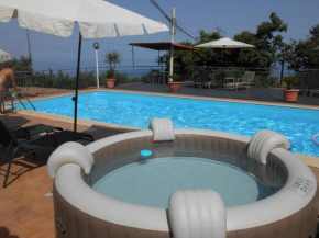 Al Villino Sunrise in villa con piscina ed idromassaggio